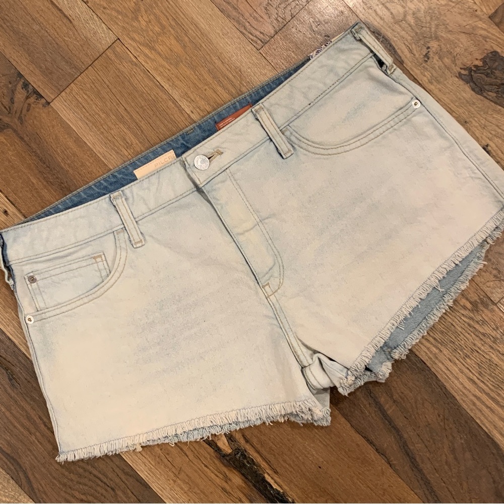 Anthropologie Pilcro Blue Denim Micro Short Frayed Raw Hem Shorts Size 3… - Picture 7 of 9